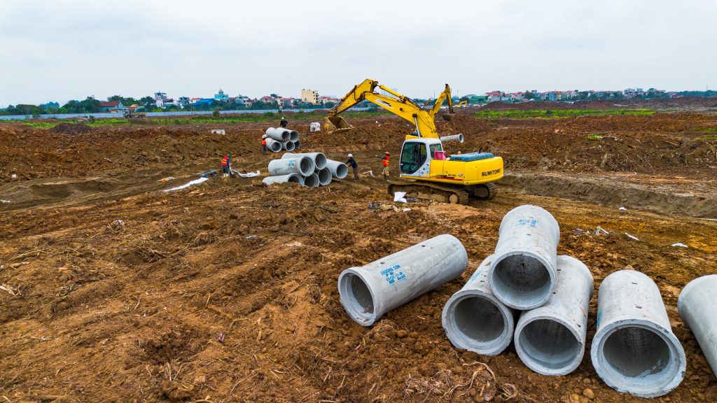 Tiến Độ Vinhomes Đan Phượng: Cập Nhật Chi Tiết Tháng 3/2025 4 Điểm nhấn của dự án là công viên trung tâm và quảng trường sự kiện rộng 18 ha cùng khu tổ hợp bể bơi rộng 7.000m2. Hiện tại, dự án đang trong giai đoạn san lấp mặt bằng.